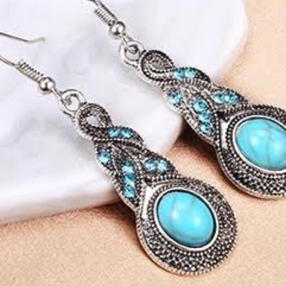 :: Turquoise+Silver Vintage Style Dangle Earrings - Picture 4 of 7